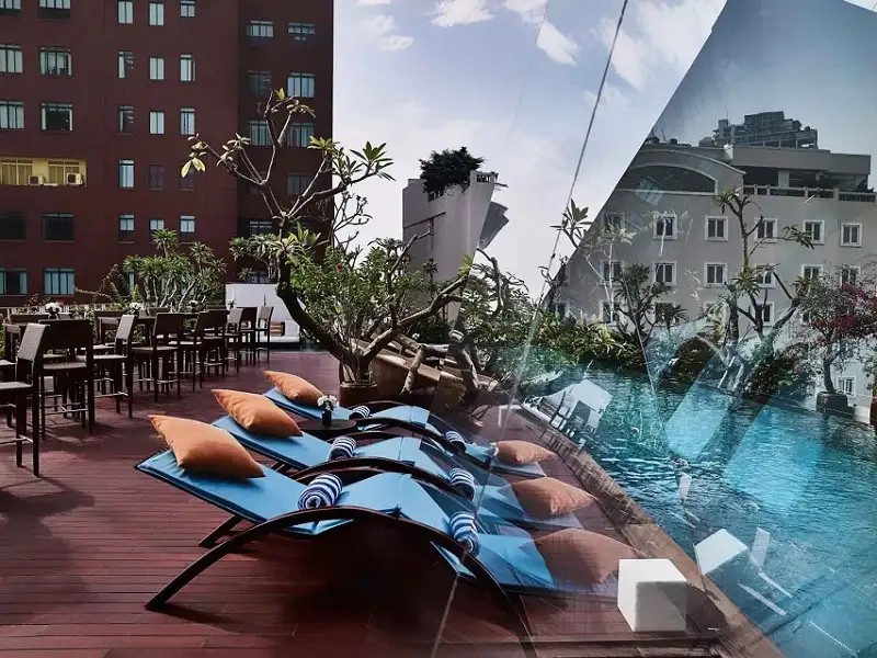 Trải Nghiệm Thư Giãn Tuyệt Vời: Top Khách Sạn Có Hồ Bơi Vô Cực Ở Sài Gòn View Đẹp "Quên Lối Về" 12 Hồ bơi The Myst Dong Khoi mang đến trải nghiệm hoàn toàn mới với kiến trúc độc đáo