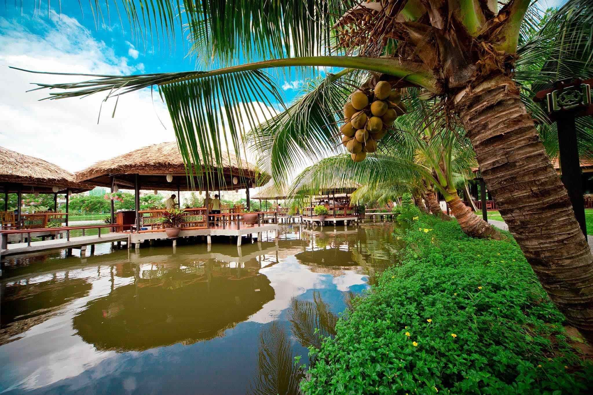 Khám Phá Top 12 Khu Du Lịch Sinh Thái TPHCM: Thiên Đường Xanh Giữa Lòng Đô Thị 19 Du khách sẽ được gạt bỏ hết mọi muộn phiền khi đến KDL Văn Thánh thư giãn