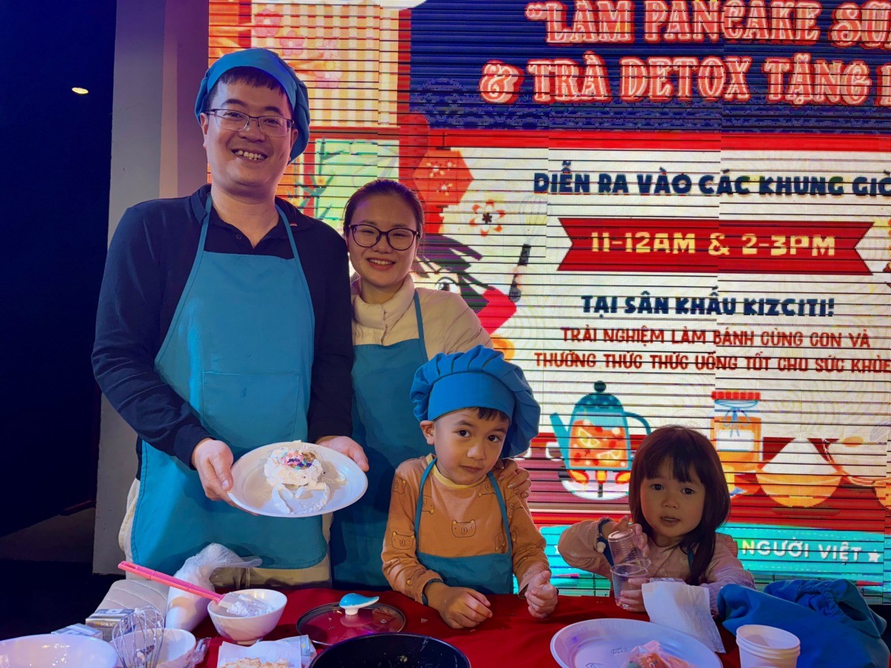 KizCiti: Nơi Giáo-Trí Định Hình Tương Lai Cho Trẻ Em Việt 8 Trẻ em thích thú trải nghiệm nghề nghiệp trong mô hình thành phố KizCiti