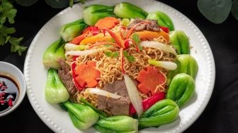 Khám phá 19 Quán Ăn Khuya Sài Gòn Ngon Nức Tiếng Không Thể Bỏ Lỡ 22 Mì xào thịt bò cải xanh hấp dẫn