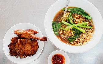 Khám phá 19 Quán Ăn Khuya Sài Gòn Ngon Nức Tiếng Không Thể Bỏ Lỡ 23 Món mì vịt tiềm chiên ngon miệng