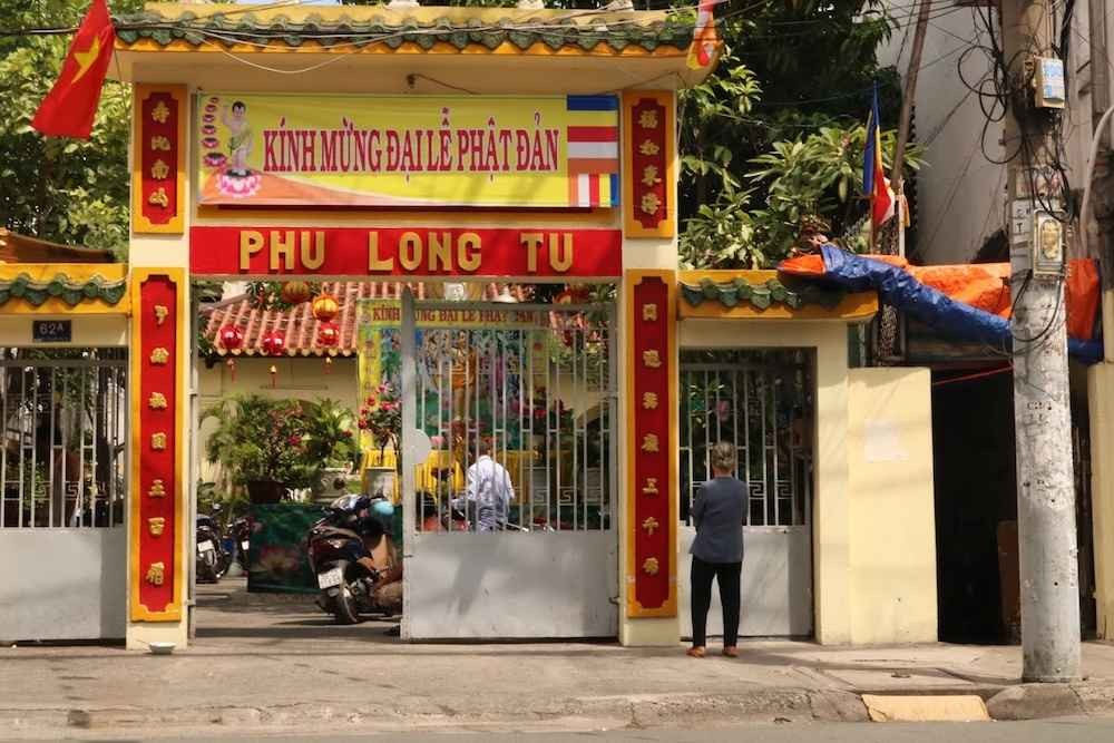 Chùa Đại Giác Phú Nhuận – Điểm Đến Tâm Linh Thanh Tịnh Giữa Lòng Sài Gòn 25 Chùa Phú Long là ngôi chùa lâu đời với kiến trúc cổ kính tại Sài Gòn