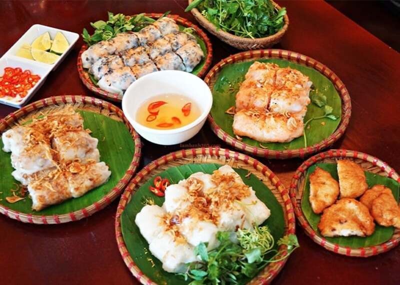 Khám phá 9 Quán Bánh Cuốn Thanh Hóa Ngon Chuẩn Vị Địa Phương 9 Mâm bánh cuốn bắt mắt, tươi ngon tại quán Cô Vui Thanh Hóa
