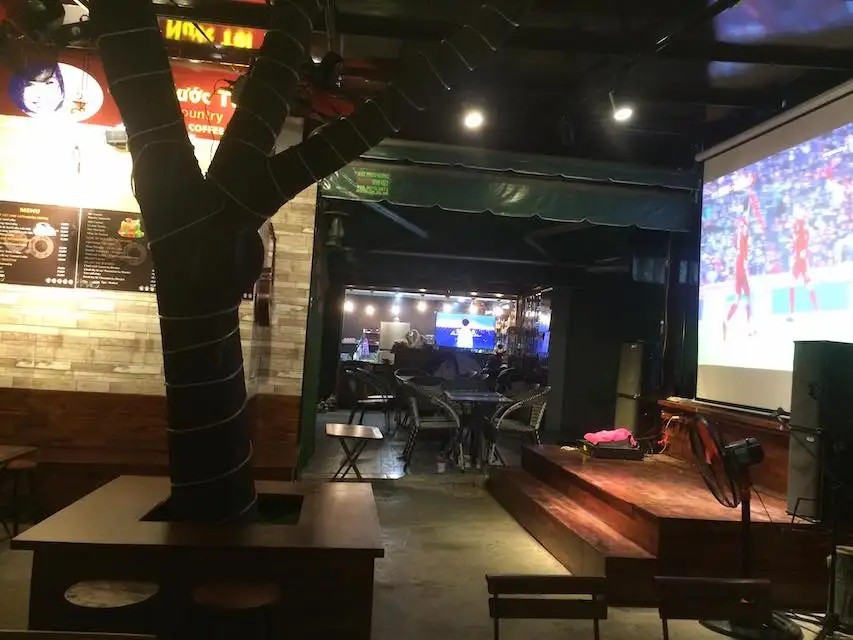 Top 10 Quán Cafe Acoustic Thủ Đức "Chill" Nhất Định Phải Ghé Thăm 19 Mặt tiền quán Đất Nước Tôi - My Country Acoustic Cafe với không gian xanh