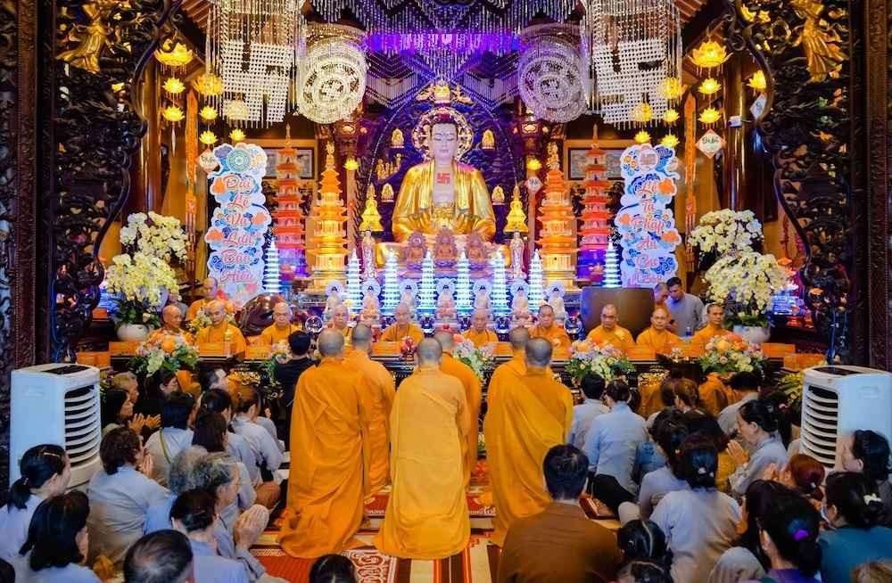 Chùa Đại Giác Phú Nhuận – Điểm Đến Tâm Linh Thanh Tịnh Giữa Lòng Sài Gòn 20 Quang cảnh đại lễ Vu Lan tại chùa Đại Giác với sự tham gia của đông đảo Phật tử