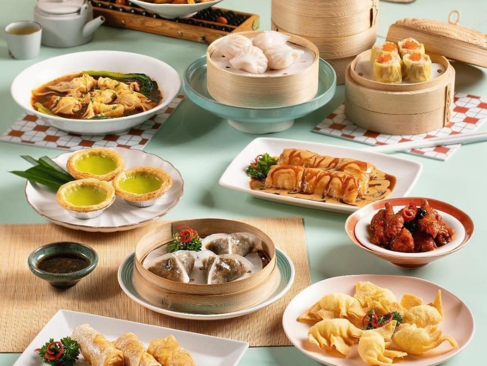 Khám Phá Top 10 Quán Buffet Quận 5 Ngon Khó Cưỡng, Ăn Là Ghiền! 1 Buffet Dimsum với há cảo tôm tươi tại Crystal Jade Hùng Vương Plaza