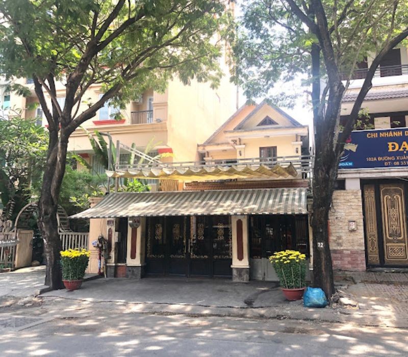 Hột Vịt Lộn Kim Thảo: Món Ăn Dân Dã Gây Sốt Giữa Lòng Thảo Điền Sài Gòn 7 Không gian giản dị, mộc mạc của quán Hột Vịt Lộn Kim Thảo giữa Thảo Điền sang trọng