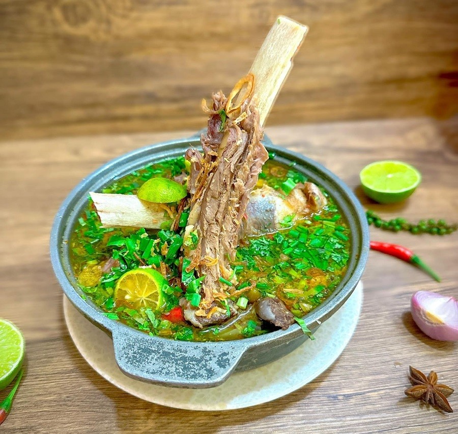 Top 16 Quán Lẩu Bò Sài Gòn Ngon Nức Tiếng Không Thử Là Tiếc Hùi Hụi 8 Nồi lẩu xí quách bò thơm ngon tại Lẩu bò Quang Khải