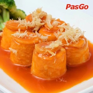 Khám Phá Top Quán Ăn Gia Đình Quận 5 Ngon Nổi Tiếng Kèm Ưu Đãi Hấp Dẫn 2026 8 Nhà hàng Saigon Xiao Mei với bảng hiệu nổi bật trên đường Trần Hưng Đạo