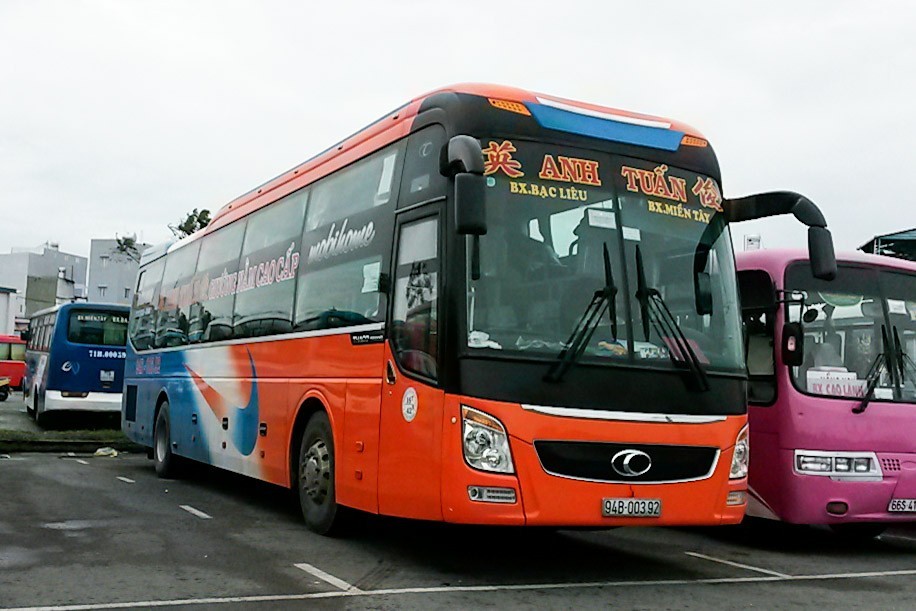 Xe khách Anh Tuấn: Đặt vé và Trải nghiệm dịch vụ vận tải đẳng cấp từ Bạc Liêu 6 Hàng hóa được sắp xếp cẩn thận trên xe khách Anh Tuấn để vận chuyển