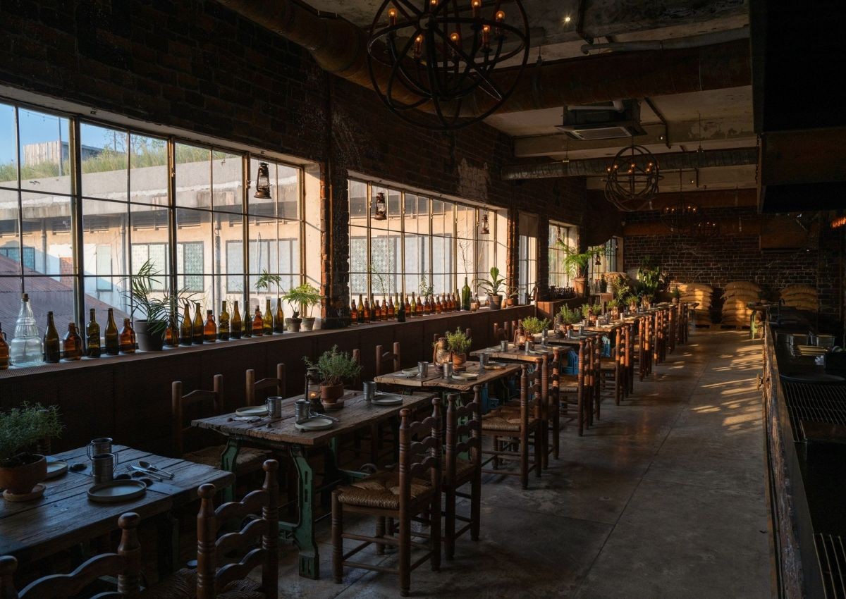 Khám Phá 12 Nhà Hàng View Đẹp Sài Gòn: Trải Nghiệm Ẩm Thực Đẳng Cấp Cùng Không Gian Ấn Tượng 25 Không gian của Trạm Hầm