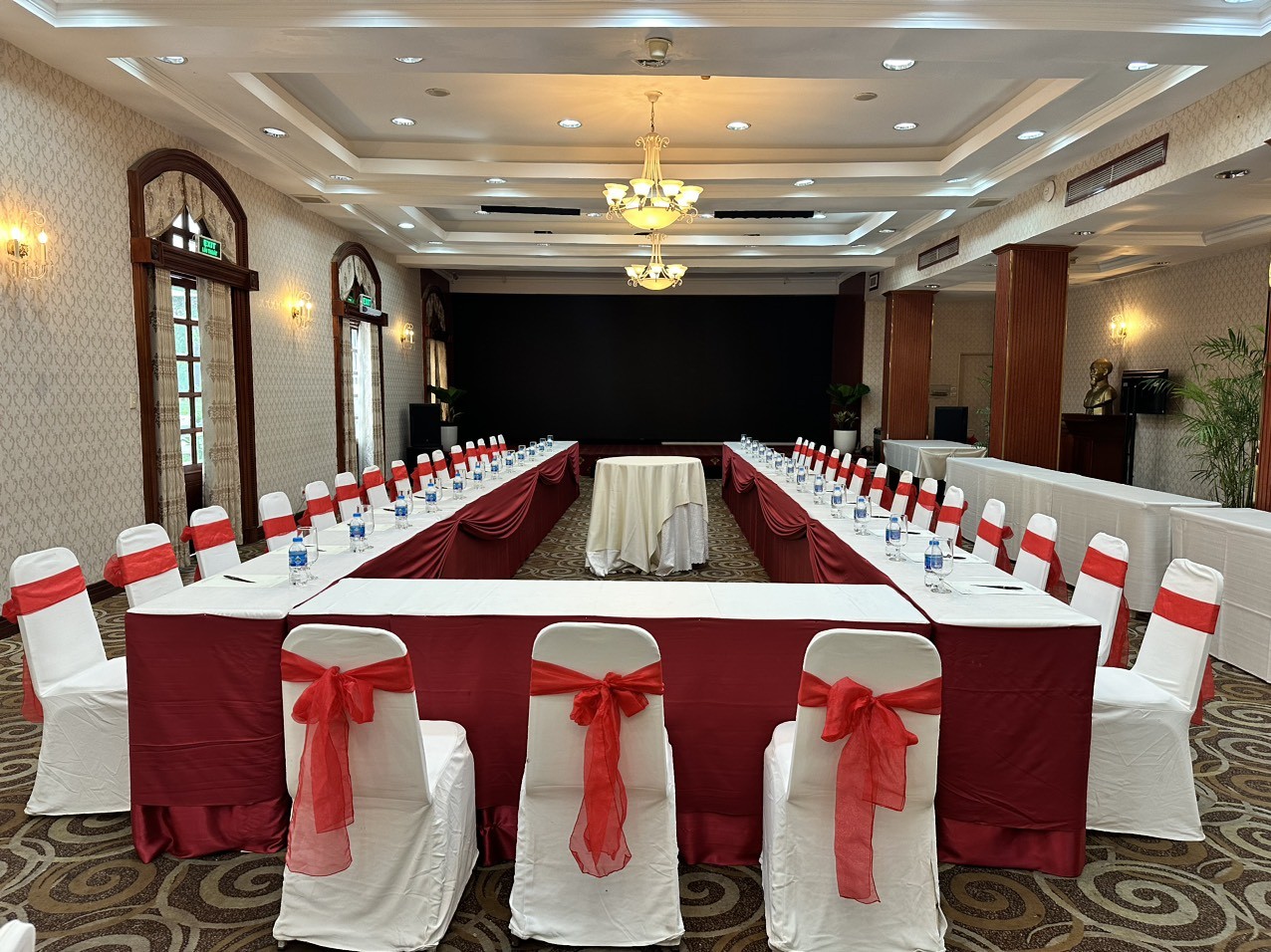 Khách sạn Continental Saigon: Biểu Tượng Kiến Trúc Pháp Cổ Giữa Lòng Thành Phố 5 Phòng họp được trang bị hiện đại tại Khách sạn Continental Saigon