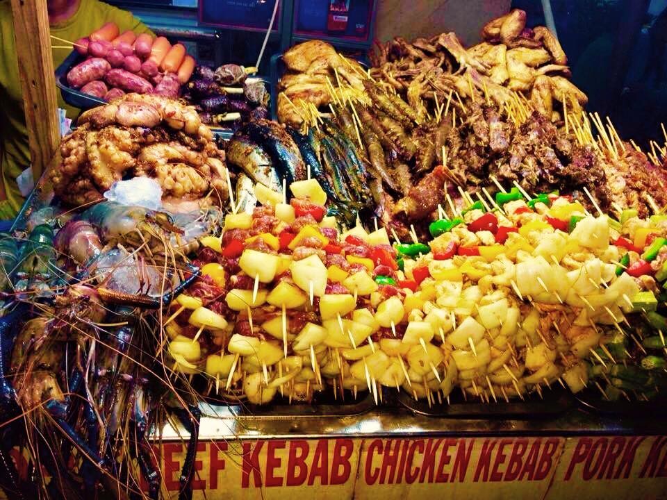 Phố Tây Bùi Viện: Trái Tim Không Ngủ Của Sài Gòn Náo Nhiệt 9 Thưởng thức nhiều món ngon hấp dẫn trên khu phố Bùi Viện