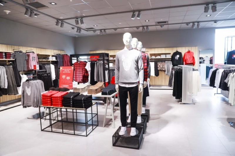 Top 15 Shop Áo Len Nam TPHCM Đẹp, Chất Lượng Nhất 13 Cửa hàng H&M với các mẫu áo len nam trendy, hợp xu hướng