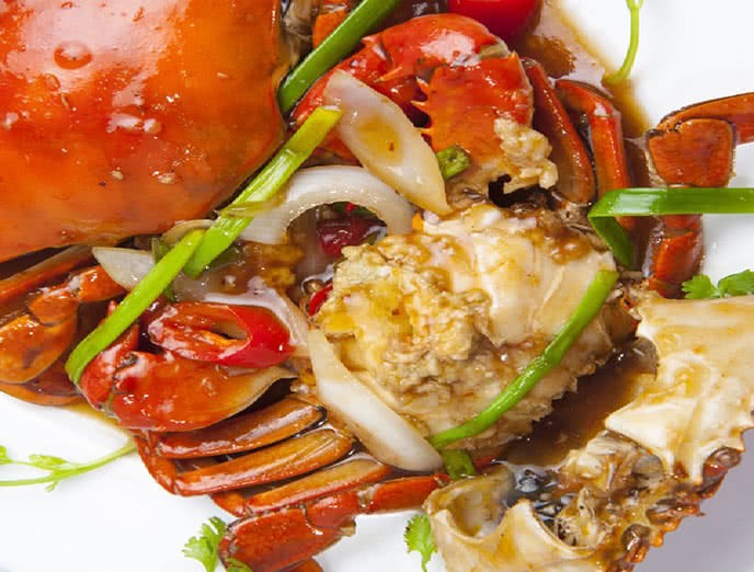 Top 7 Quán Ăn Gia Đình Quận 7 Ngon, Không Gian Ấm Cúng Lý Tưởng 6 Món cua sốt me đầy ắp thịt và đậm đà hương vị tại Làng Ẩm Thực 3 Cua