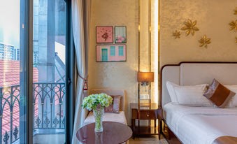 Khách sạn Golden Tree: Nơi An Cư Lý Tưởng Giữa Lòng Phú Mỹ Hưng, Quận 7 7 Nội thất phòng khách hiện đại và tiện nghi trong căn hộ tại Golden Tree Hotel