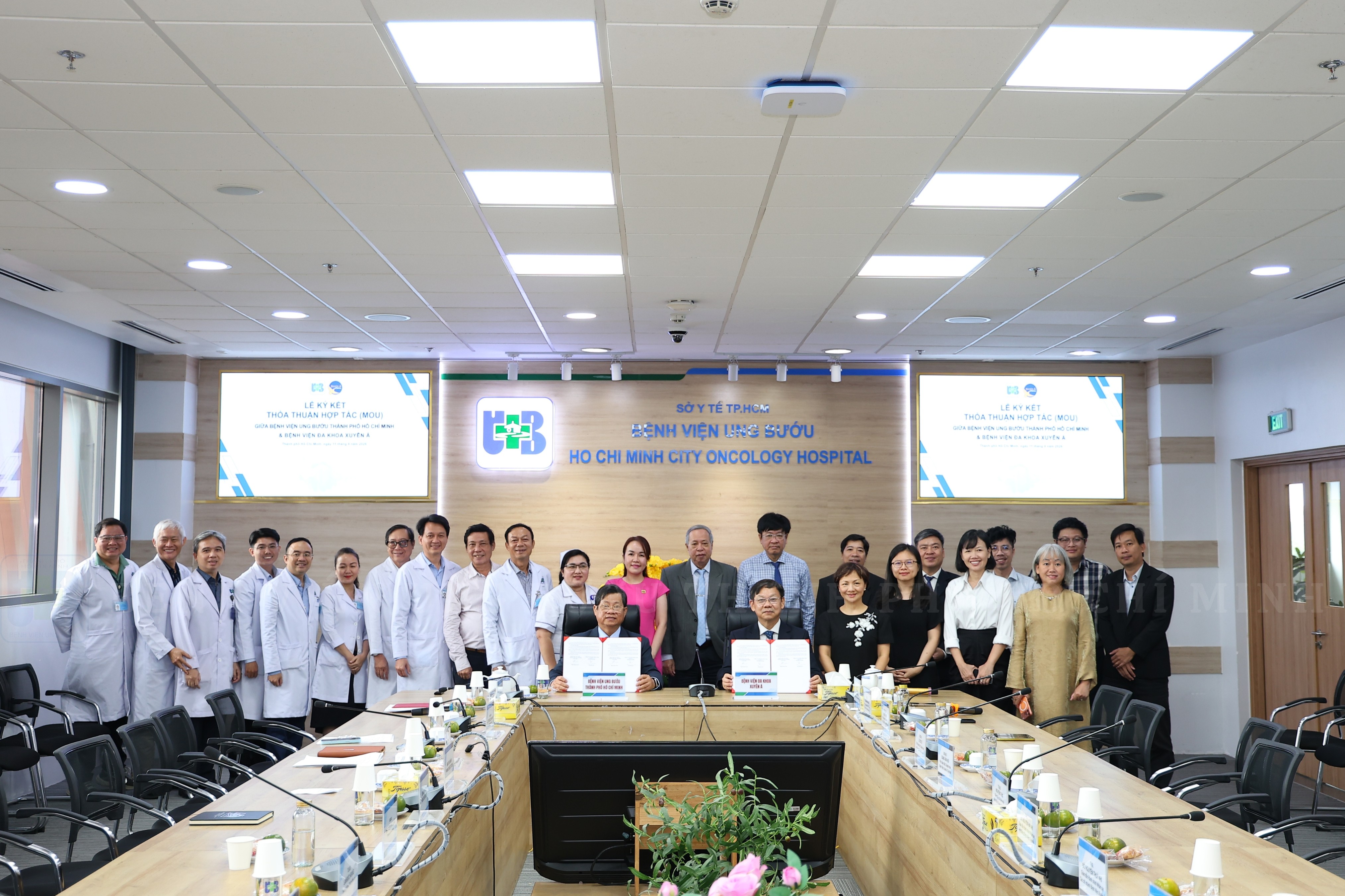 Bệnh viện Ung Bướu TP.HCM ký kết hợp tác chuyên môn với Bệnh viện Đa khoa Xuyên Á