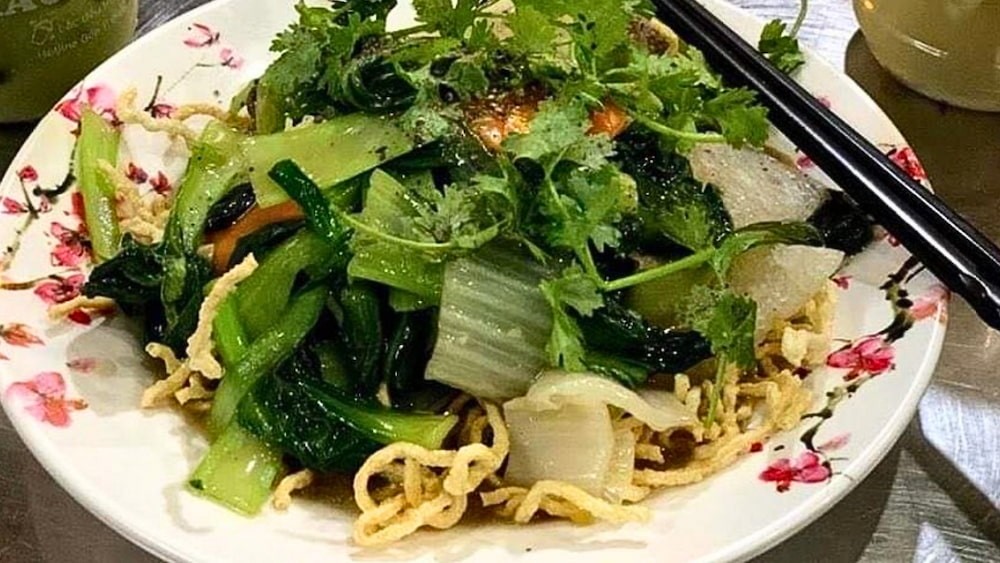 Top 6 Quán Mì Xào Giòn Ngon Ở Sài Gòn Nổi Tiếng, Hấp Dẫn Nhất 14 Mì xào giòn Cô Thủy được yêu thích nhờ sợi mì chiên giòn đều, không ngấy dầu, và nước sốt vừa miệng