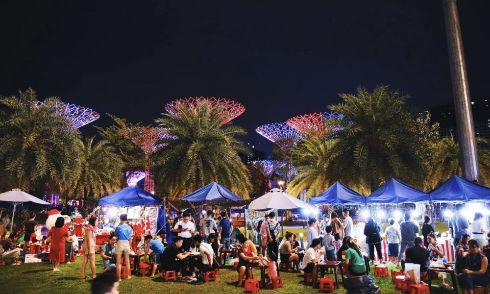 Khám Phá Chợ Đêm Sài Gòn Grand Park: Thiên Đường Ẩm Thực, Mua Sắm và Giải Trí Về Đêm 13 Các món ăn vặt hấp dẫn được bày bán tại chợ đêm Sài Gòn Grand Park