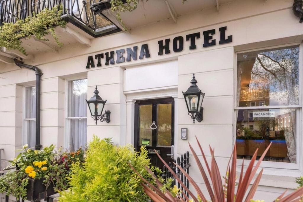 Khách sạn Athena London: Nơi Hội Tụ Tiện Nghi và Trải Nghiệm Gia Đình Ấm Cúng 7 Một phòng đôi tiện nghi tại khách sạn Athena London