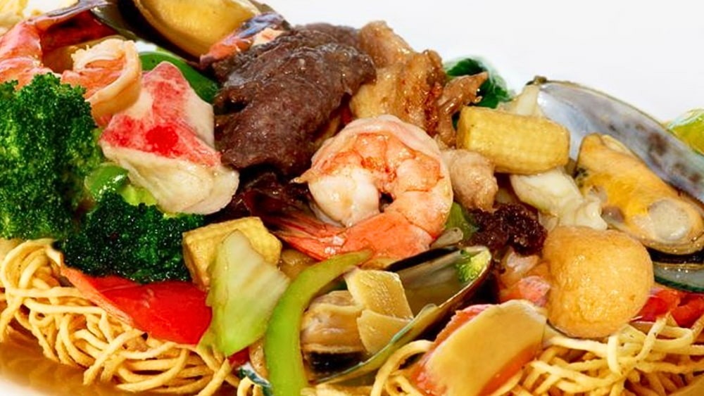 Top 6 Quán Mì Xào Giòn Ngon Ở Sài Gòn Nổi Tiếng, Hấp Dẫn Nhất 13 Mì Xào Giòn - 111 Vạn Kiếp nổi tiếng với sợi mì giòn rụm cùng topping tôm bọc thịt độc đáo