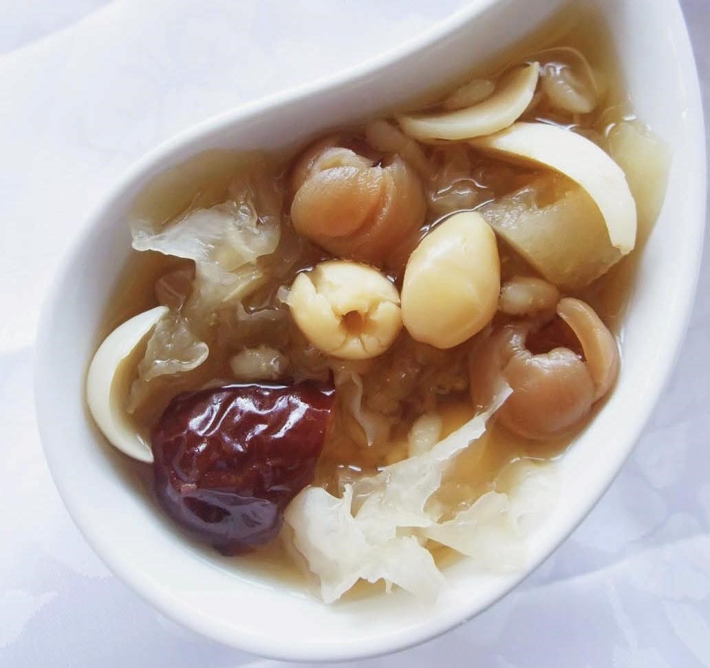 Top 14 Quán Chè Ngon ở Sài Gòn Nổi Tiếng, Thơm Ngon Khó Cưỡng 19 Chè hạt sen nhãn nhục quán Thanh Tâm