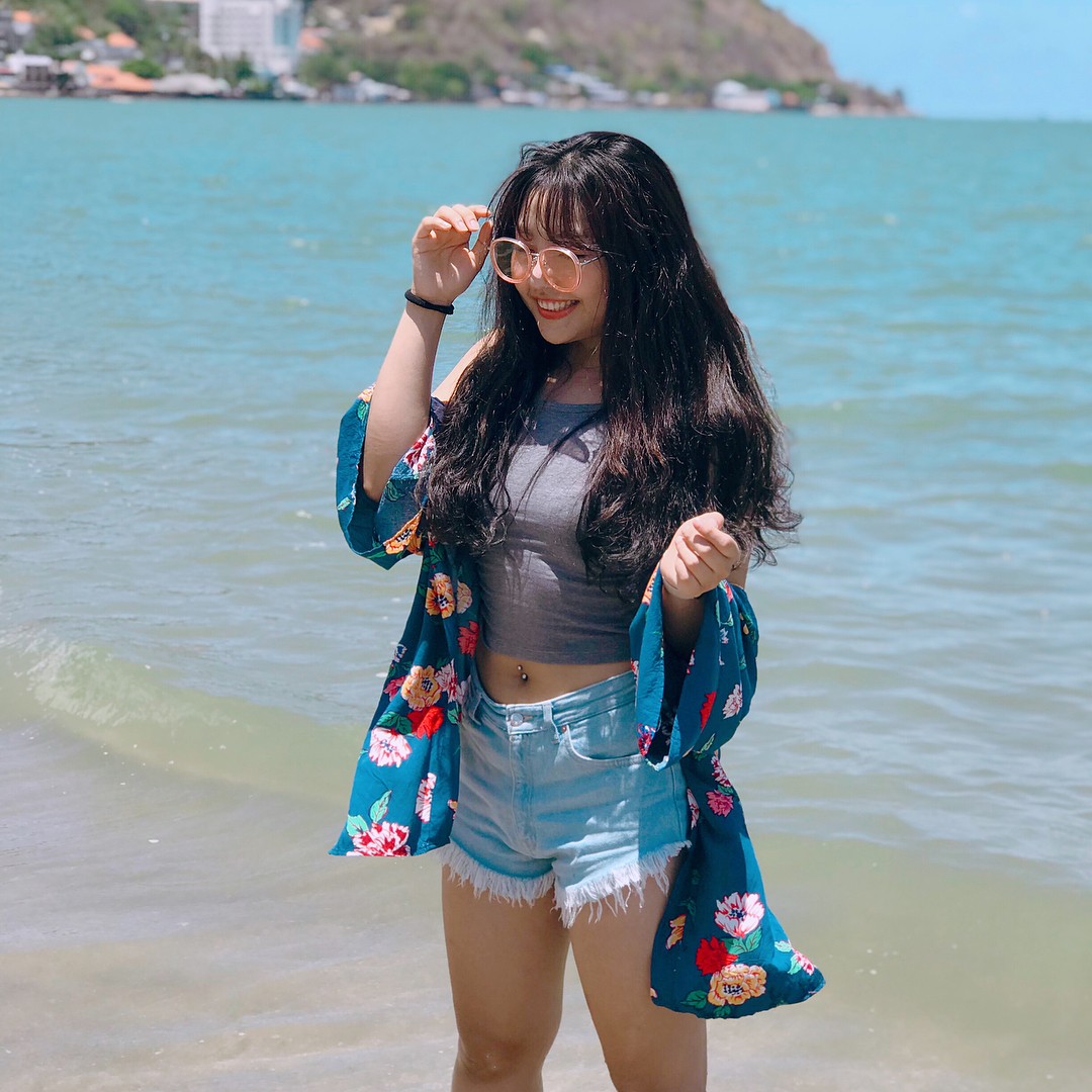 Chuẩn Bị Đồ Đi Phượt Vũng Tàu: Hướng Dẫn Chi Tiết Cho Chuyến Đi An Toàn và Trọn Vẹn 7 Lựa chọn trang phục thoải mái, thoáng mát và phù hợp với thời tiết biển khi đi phượt Vũng Tàu