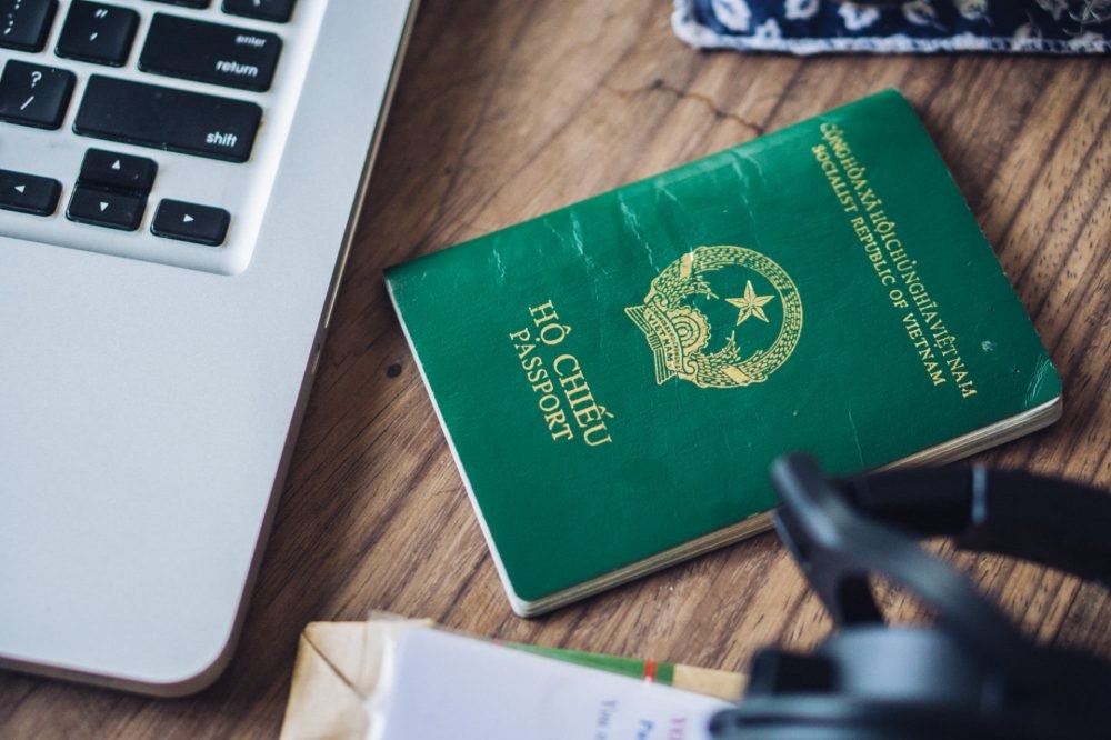 Chuẩn Bị Đồ Đi Phượt Vũng Tàu: Hướng Dẫn Chi Tiết Cho Chuyến Đi An Toàn và Trọn Vẹn 8 Mang theo đầy đủ giấy tờ tùy thân là yếu tố quan trọng khi đi du lịch hoặc phượt tại Vũng Tàu