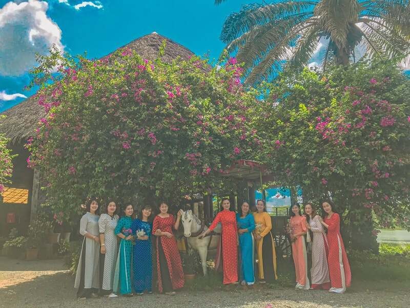 Khám Phá Khu Du Lịch Sinh Thái Củ Chi Fosaco: "Tây Nguyên Thu Nhỏ" Giữa Lòng Sài Gòn 7 Du khách check-in tại Khu du lịch sinh thái Củ Chi Fosaco trong không gian mở