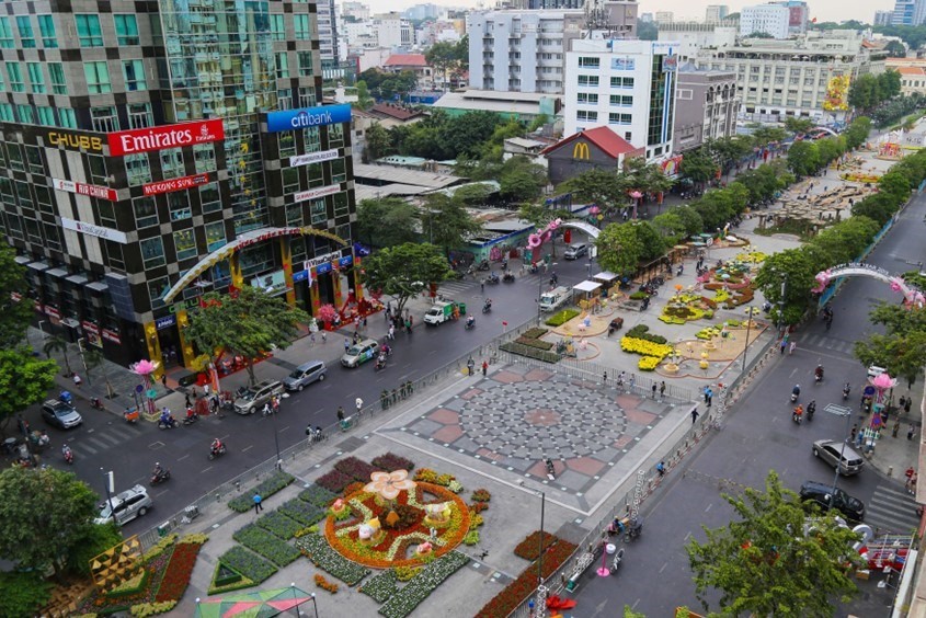 Đường hoa Nguyễn Huệ rực rỡ sắc màu đón Tết