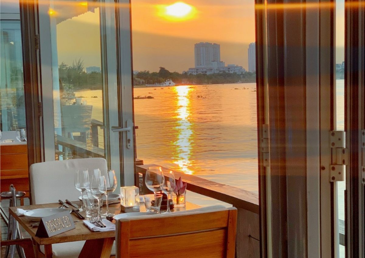 Tổng hợp các nhà hàng view đẹp ở TPHCM với không gian độc đáo và thực đơn hấp dẫn